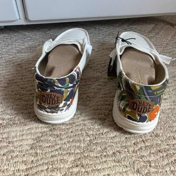 Women’s Hey Dudes - Picture 4 of 4